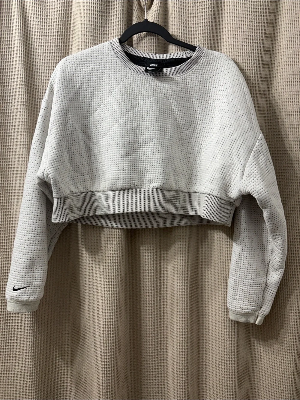 Nike Women's Off-White Cropped Waffle Crewneck Sweatshirt EUC
